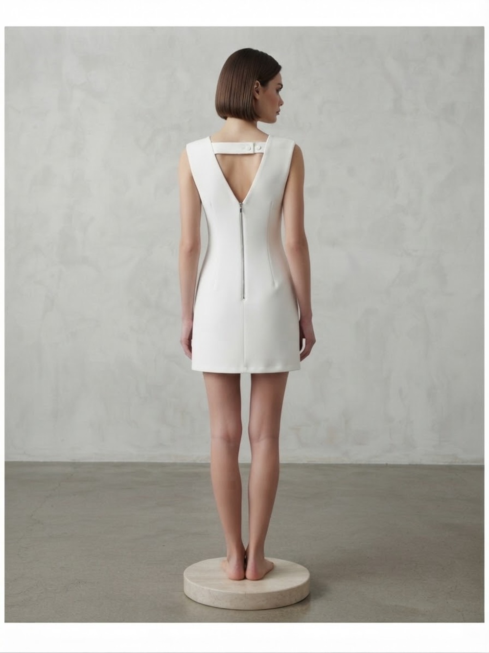 Elliatt White Sleeveless Tailored Mini Dress.